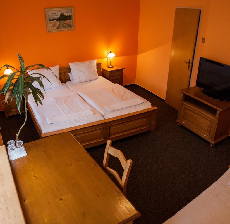 Hotel A Restaurace U Hrncire Kutná Hora Δωμάτιο φωτογραφία
